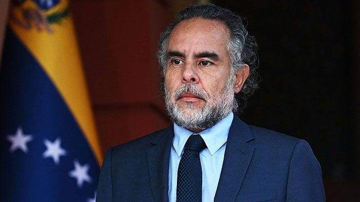 "Desafío para Petro: Exembajador Amenaza con Revelar 'Secretos' de la Campaña Electoral del Mandatario"