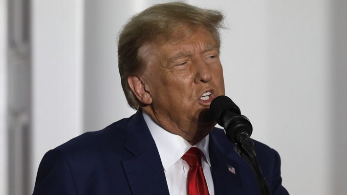 Trump califica como "abuso de poder malvado" proceso judicial en su contra por manejo de documentos clasificados
