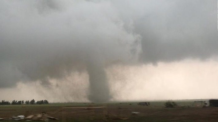 EE.UU.: Múltiples tornados azotaron Mississippi durante la noche, dejando un muerto y una veintena de heridos