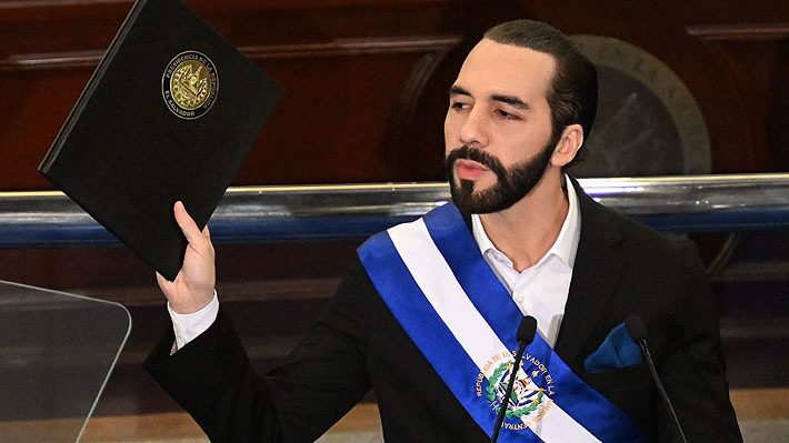 Bukele inscribe su precandidatura presidencial en El Salvador pese a críticas que lo tachan de inconstitucional