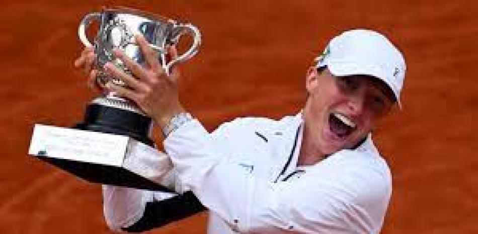 Iga Swiatek vence a Karolina Muchova y conquista el Roland Garros
