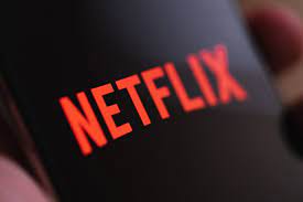 A Netflix ya le sale rentable prohibir que compartas tu cuenta