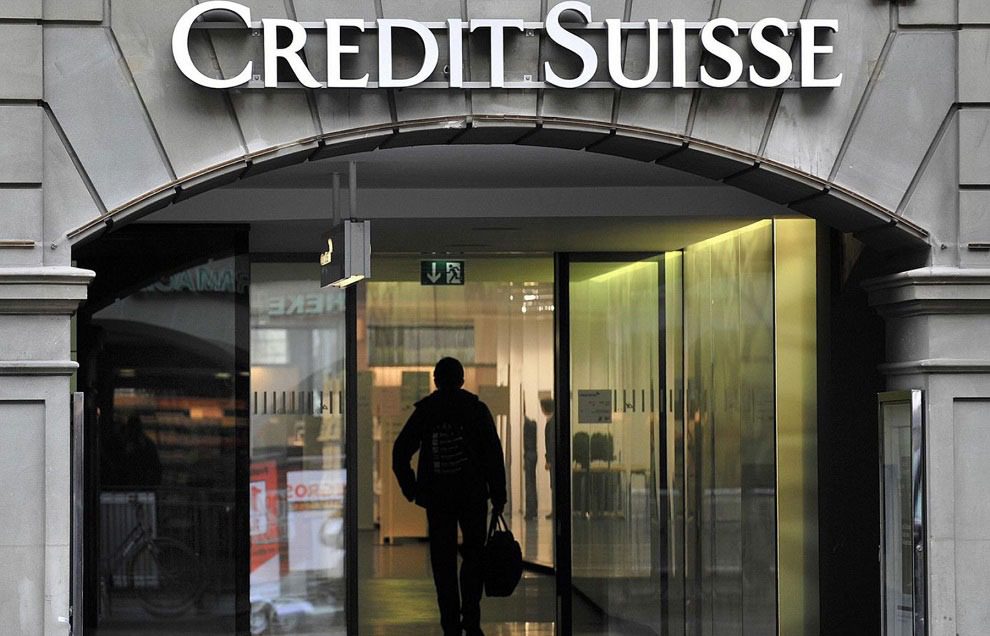 Todo a punto para el adiós del histórico banco Credit Suisse, que será absorbido por UBS
