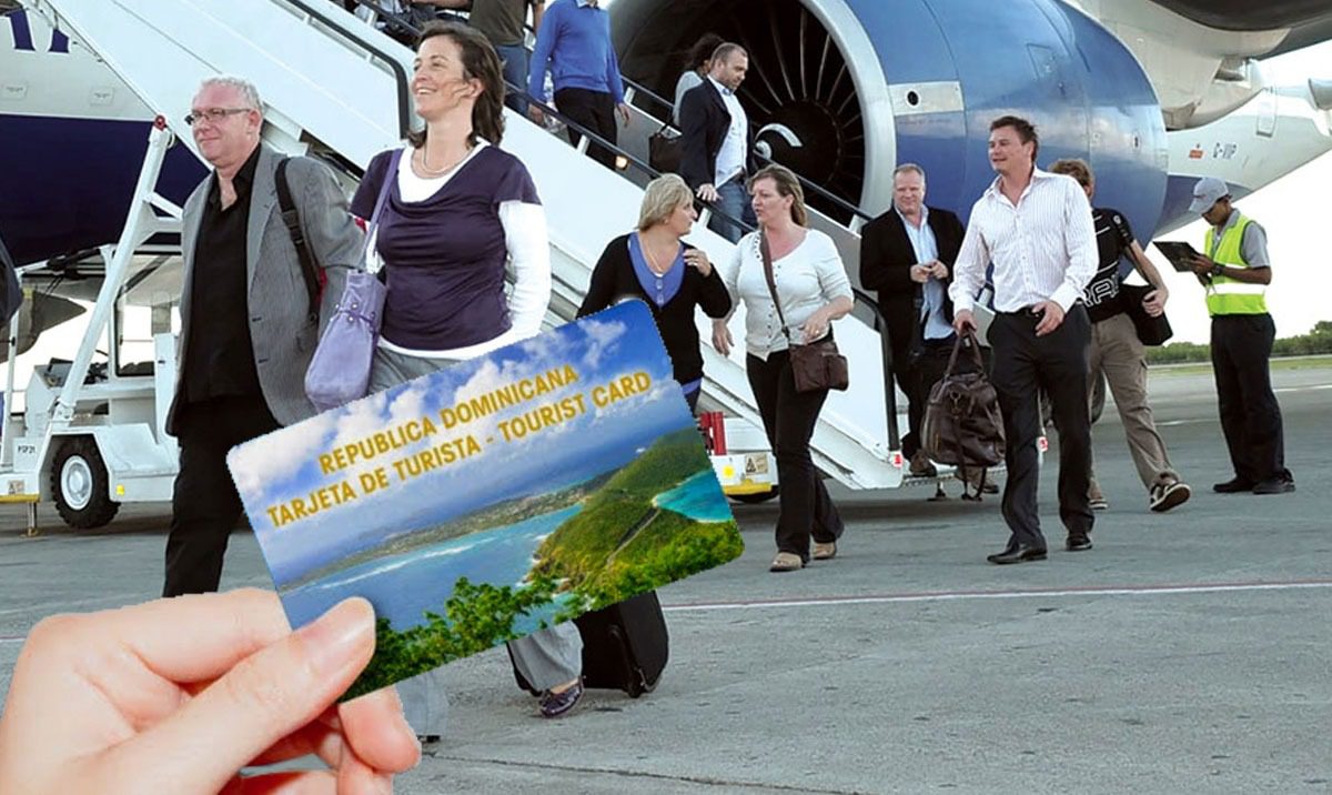 Retiro del pago de tarjeta de turista sería solo para los dominicanos