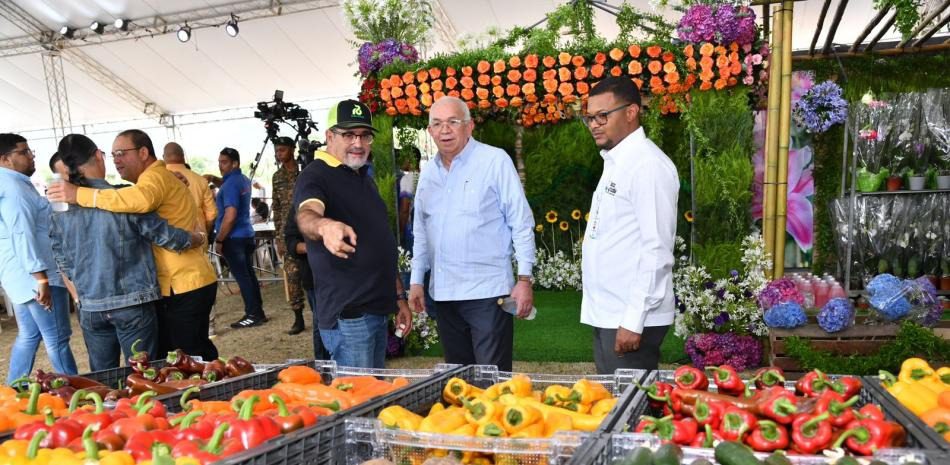 Banco Agrícola ofrece financiamiento a un 6% a productores en Constanza