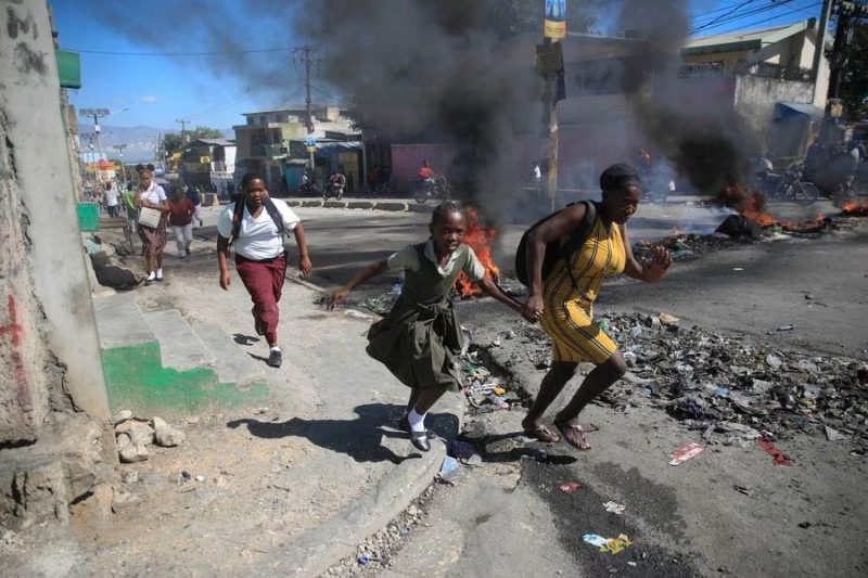 Estados Unidos ordena salida de Haití de su personal no esencial