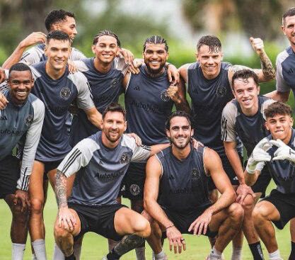 ¡Nace la dupla del año! Leo Campana publica una foto abrazado con Messi y causa furor en redes
