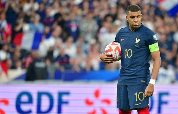 ¿Mbappé vs Cristiano Ronaldo? La cifra récord que le ofrecieron al francés para no ir al Real Madrid