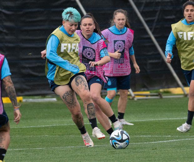 Mundial femenino: El descargo de la jugadora a la que en Argentina tildan de “anti-Messi”