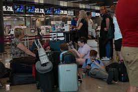 Cancelan cientos de vuelos por una huelga del sector aéreo en Italia
