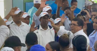 Dío Astacio encabeza juramentación de movimiento externo en Santo Domingo Este