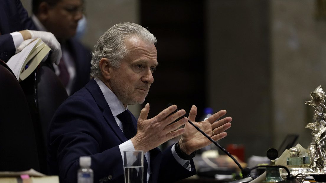 "Discriminación inversa": la insólita acusación de un precandidato opositor contra López Obrador
