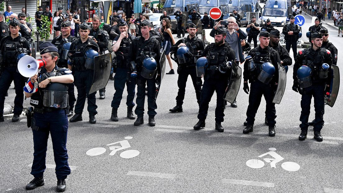 Disuelven una manifestación contra la violencia policial en París