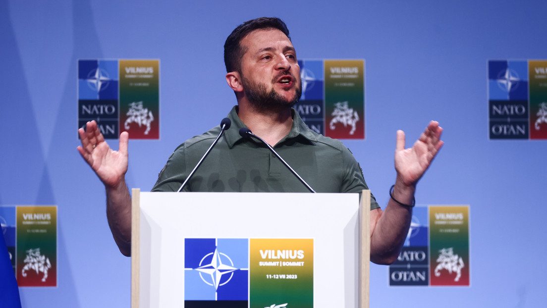 EE.UU. consideró retirar las referencias a la "invitación" de Ucrania a la OTAN debido a las críticas de Zelenski