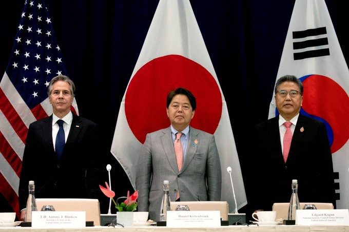 "Lavrov advierte sobre despliegue de armas nucleares de EEUU en Tokio y Seúl. #RiesgoNuclear"