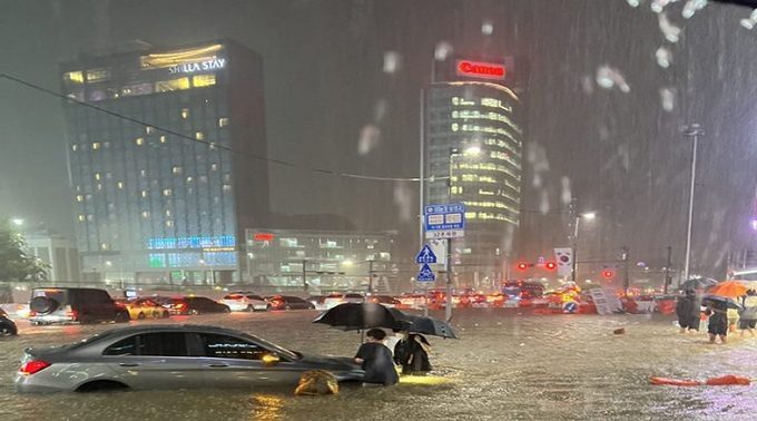 "Tragedia por las lluvias en Corea del Sur: 40 fallecidos y el desafío continúa. #Inundaciones"