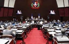 Félix Bautista y Taveras Guzmán discuten en el Senado por autoría de Ley de Extinción de Dominio