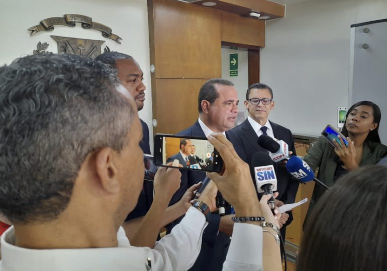 Fuerza del Pueblo pide a JCE reglamentar participación de funcionarios en pre