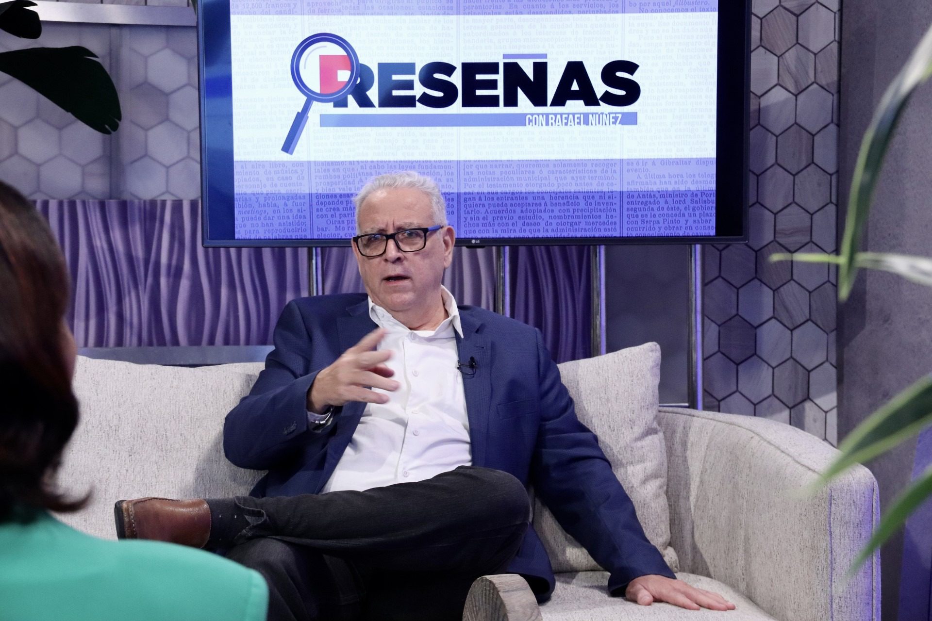 Eliades Acosta dice RD tiene una tarea de gigantes frente al tema haitiano: hacer respetar su territorio y organizar la inmigración