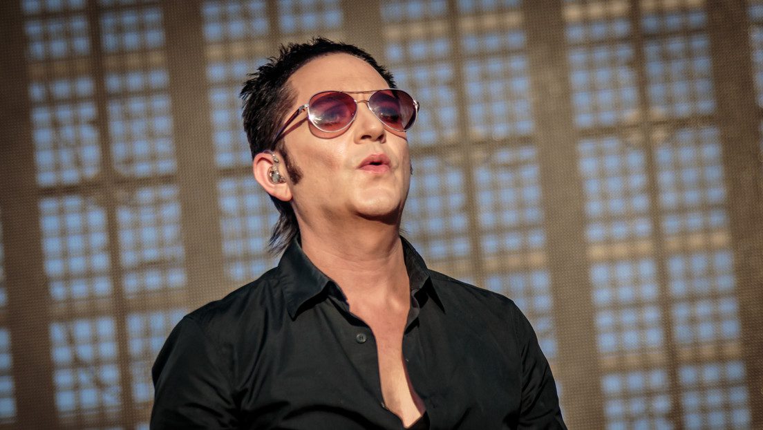 Investigan al vocalista de Placebo por llamar "pedazo de mierda" a la primera ministra de Italia