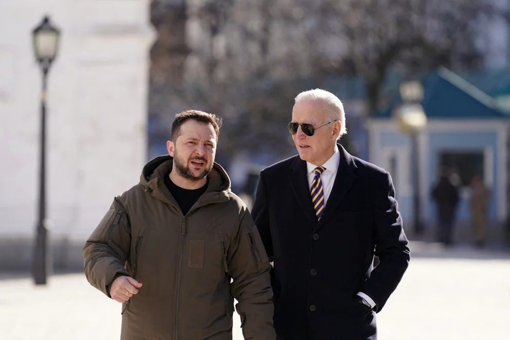 "Alianza inquebrantable: Biden y Zelensky unen sus visiones en la cumbre de la OTAN"