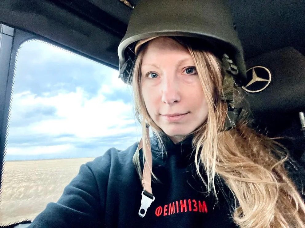 "Trágico final: Fallece la aclamada escritora ucraniana Victoria Amelina, víctima de las heridas del brutal ataque de Rusia en Kramatorsk"