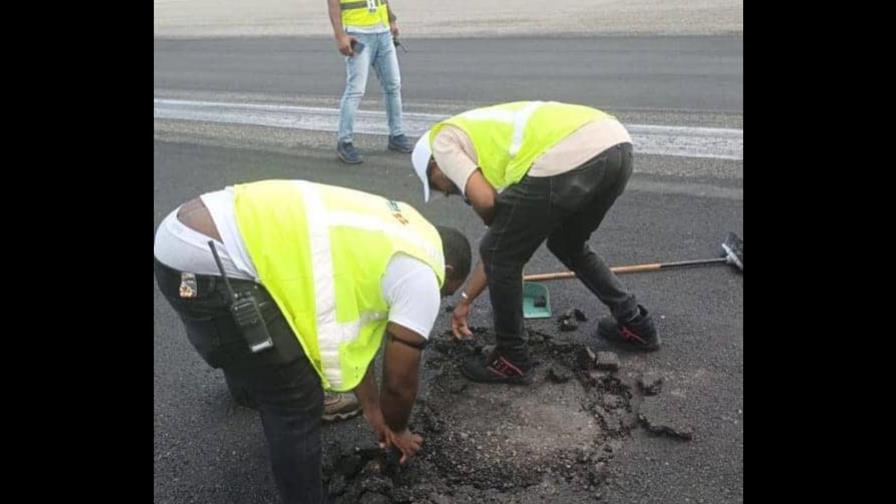 Hoyo en pista de aterrizaje provocó retraso de vuelos en AILA