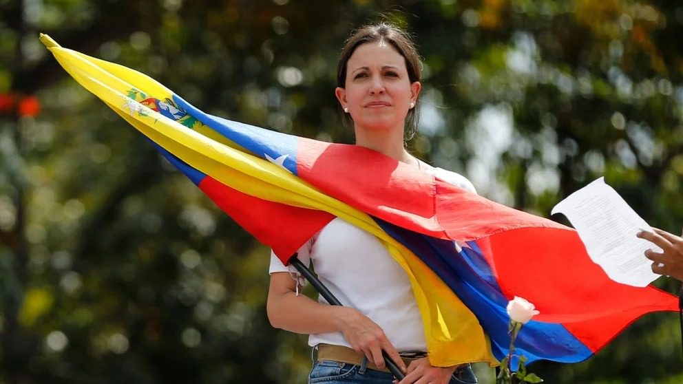 "Proscripción serial: Desenmascarando la estrategia de Maduro para silenciar a la oposición en las elecciones"