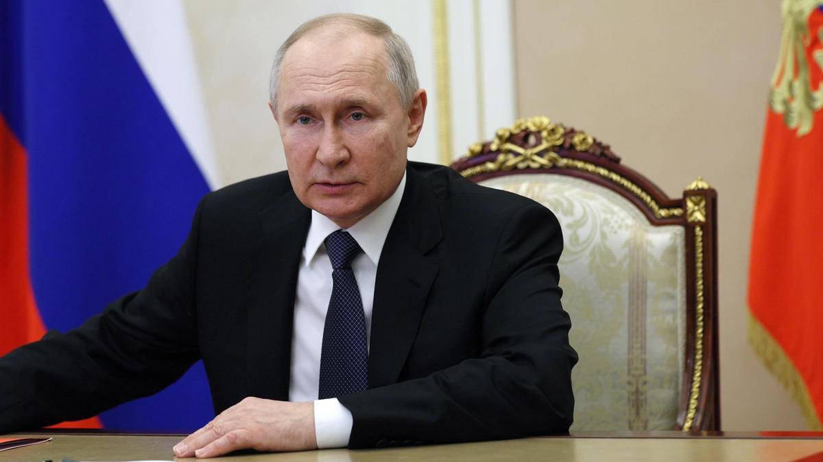 Putin: En el puente de Crimea se produjo un "atentado terrorista", una niña se quedó sin padres