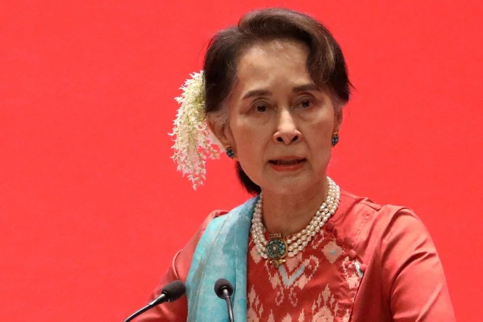 El régimen militar de Myanmar sacó de la cárcel a Aung San Suu Kyi y la trasladó a un edificio gubernamental desconocido