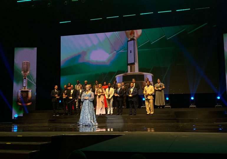 Franklin Mirabal, Iván Ruiz, Jhonny Vásquez, Miralba Ruiz y Ramón Tolentino entre los ganadores de Micrófono de Oro