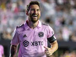 Messi juega de inicio, anota 2 goles y guía a Inter Miami en goleada 4-0 sobre Atlanta