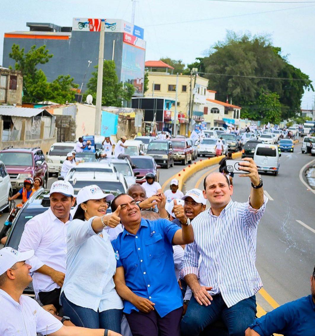 Precandidato a diputado del PRM Gilberto Santana lidera multitudinaria marcha caravana en circunscripción SDE