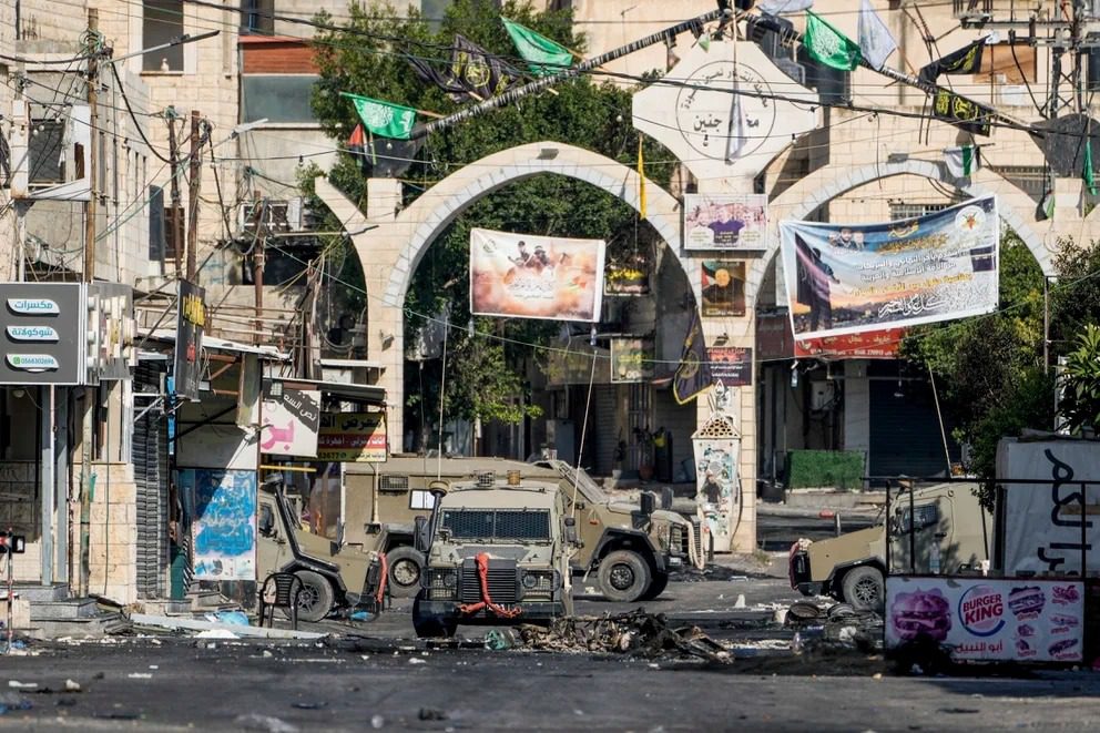 "Un Giro Inesperado: Israel abandona Yenín tras una operación militar de dos días y los combates llegan a su fin"