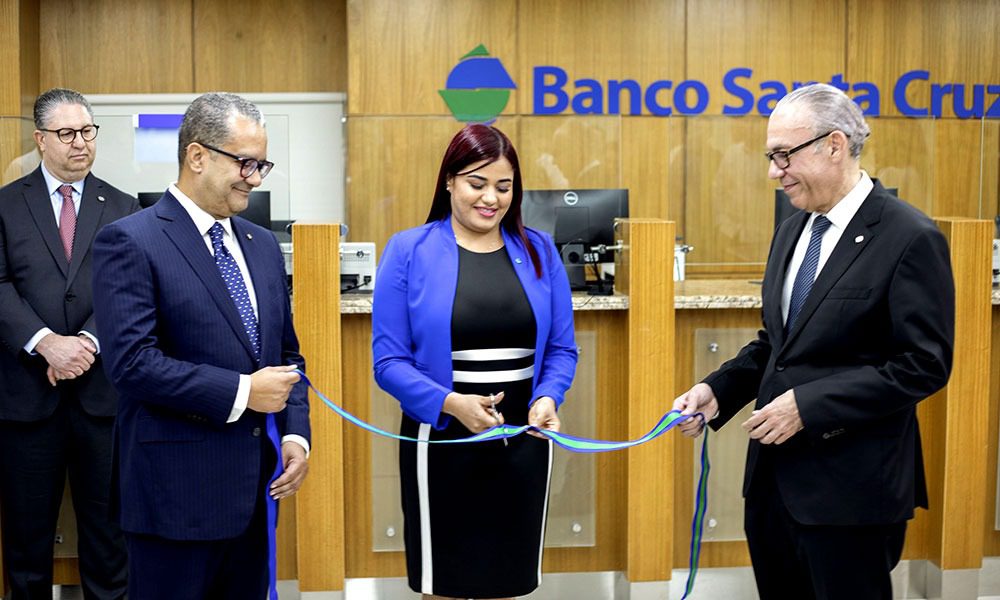 Banco Santa Cruz abre centro de negocios en Baní