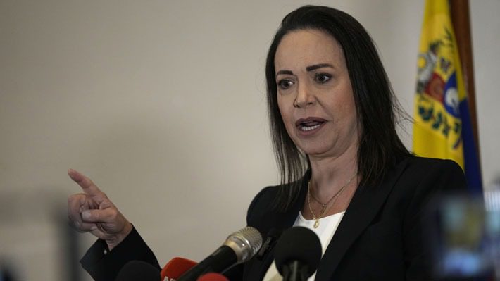 "Machado contra viento y marea: se enfrenta a la inhabilitación de Maduro y se mantiene en las primarias"
