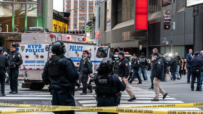 Estados Unidos: Hombre a bordo de un scooter dispara contra varias personas y deja un fallecido en Nueva York