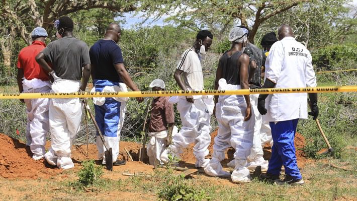 Suben a 384 los muertos en secta que promovía el ayuno extremo para "ver a Jesucristo" en Kenia