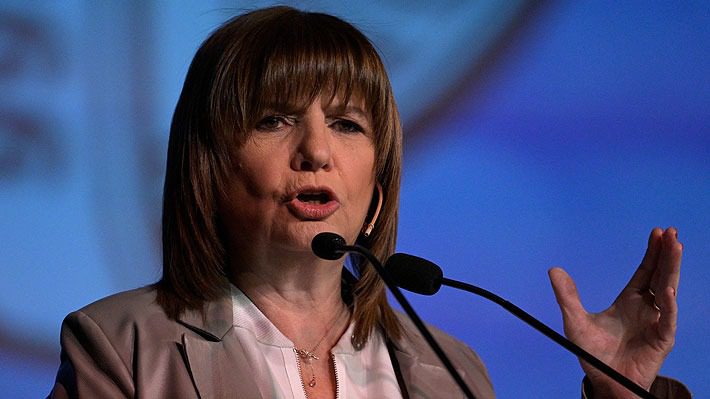 El "blindaje" propuesto por precandidata presidencial que revivió fantasmas en Argentina: "Lo mismo hizo De la Rúa