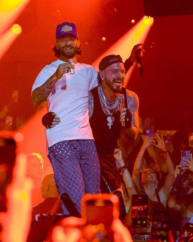 J Balvin y Maluma comparten escenario después de una década y anuncian una nueva colaboración