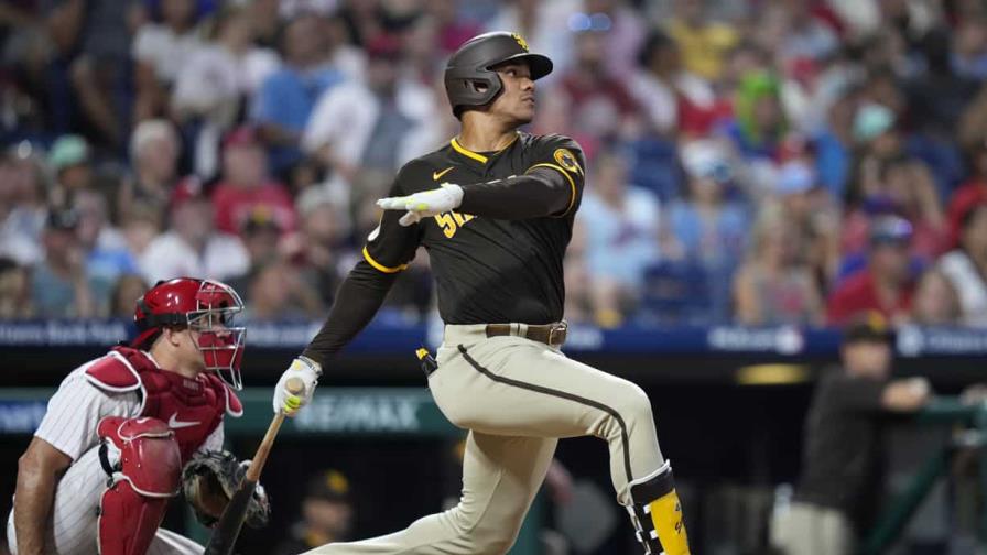 Dominicanos Machado, Tatis, Soto y Sánchez pegan jonrones; Padres doblegan 8-3 a Filis