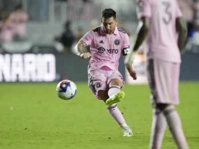 Messi marca el gol del triunfo en su estreno con el Inter Miami