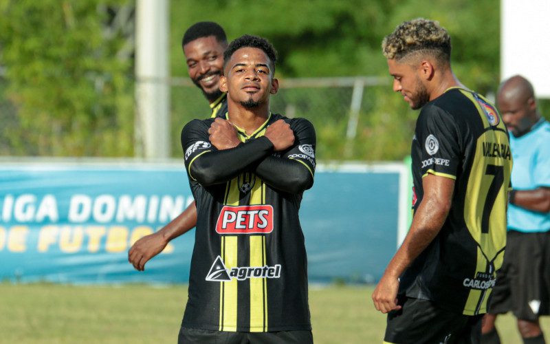 El Moca FC golea 4-0 a Jarabacoa para cerrar la serie regular