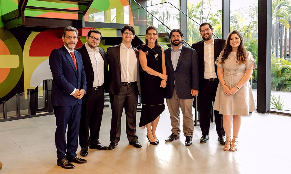 Vanta SRL celebra 25 años e inaugura su showroom