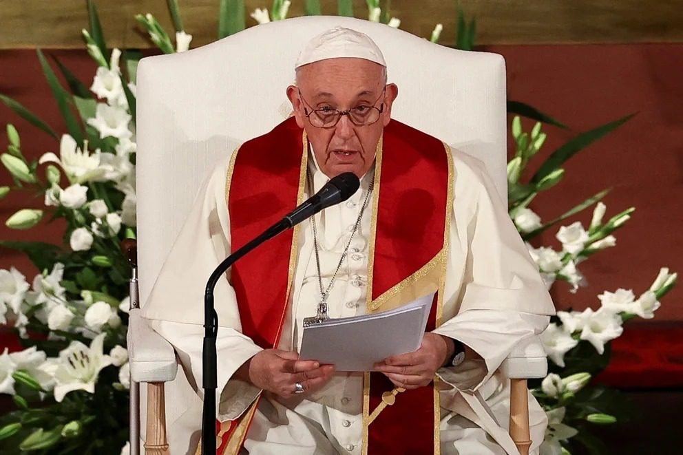 El papa Francisco se reunió con 13 víctimas de abusos sexuales en Portugal
