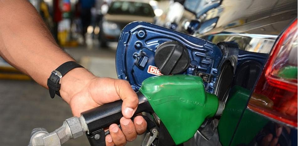 Precios de gasolinas se mantienen sin variación; avtur sube RD$15.90 por galón