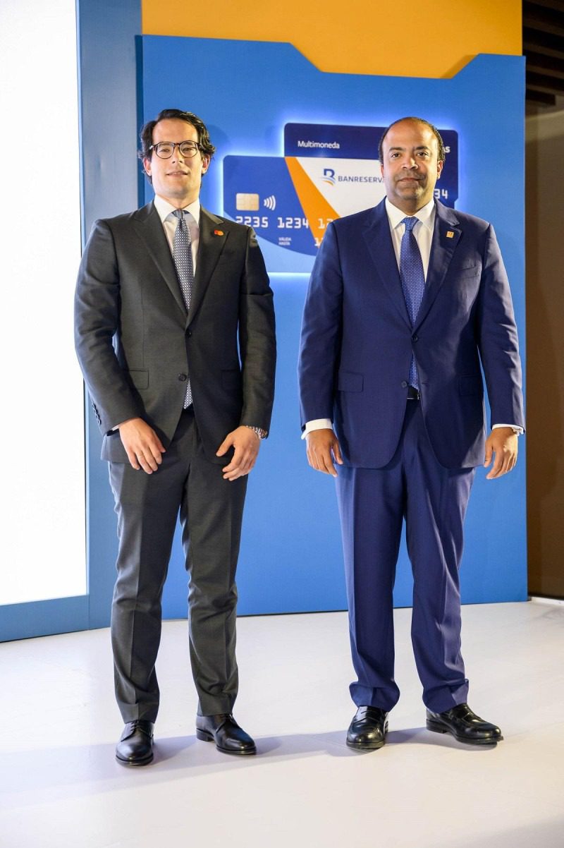 Banreservas presenta sus tarjetas táctiles