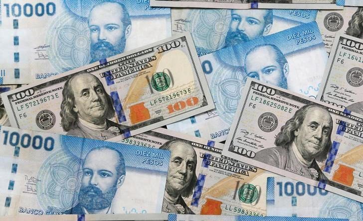 Monedas y bolsas en A.Latina caen por aversión global al riesgo tras rebaja de calificación EEUU