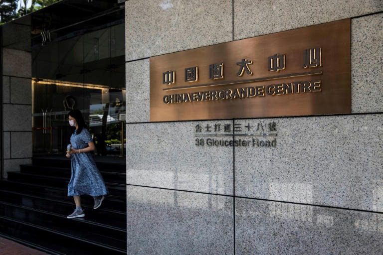 El gigante inmobiliario chino Evergrande se desploma el día de su vuelta a bolsa
