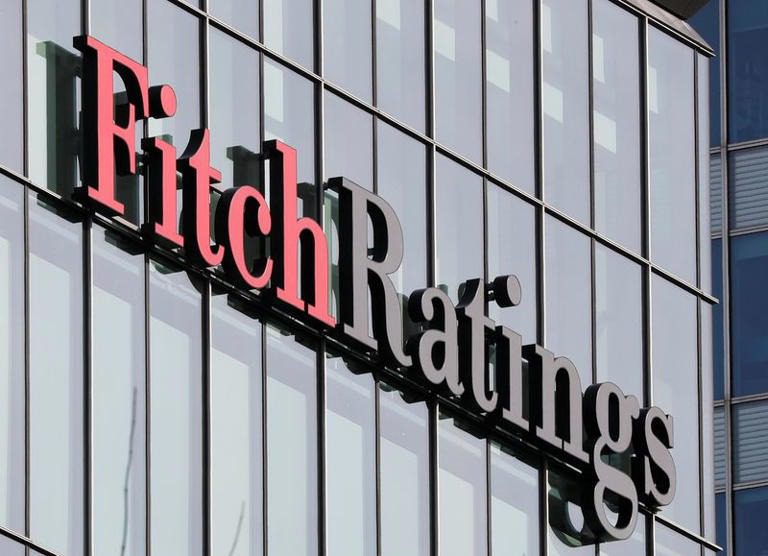 Fitch rebaja calificación de Ecuador a "CCC+", cita aumentos de riesgos de financiación